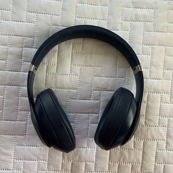 Beats Studio 3 Bluetooth or Wired Headphones